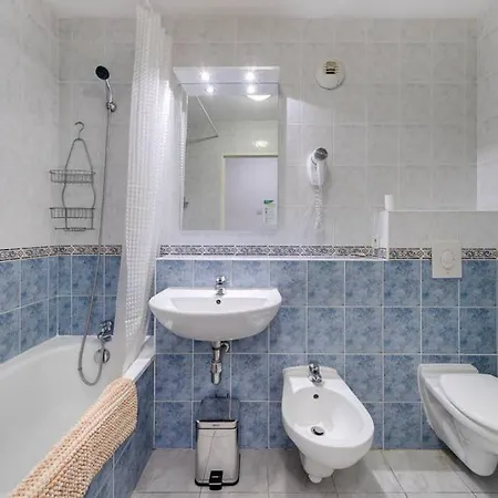 Apartment Sea Spray 2 Bed, Monaco View, Beach *