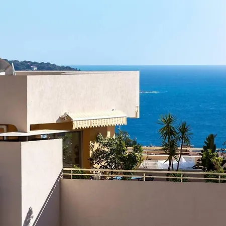 Sea Spray 2 Bed, Monaco View, Beach Apartment Beausoleil