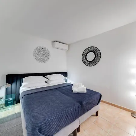 Sea Spray 2 Bed, Monaco View, Beach Beausoleil