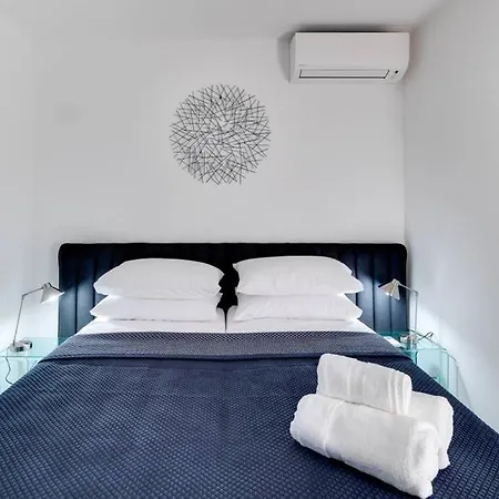 Sea Spray 2 Bed, Monaco View, Beach Apartment *
