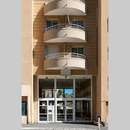 Sea Spray 2 Bed, Monaco View, Beach Apartment Beausoleil